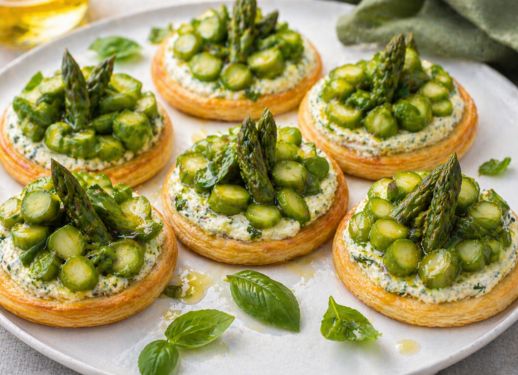 Tartelettes asperges, ricotta, basilic, citron vert